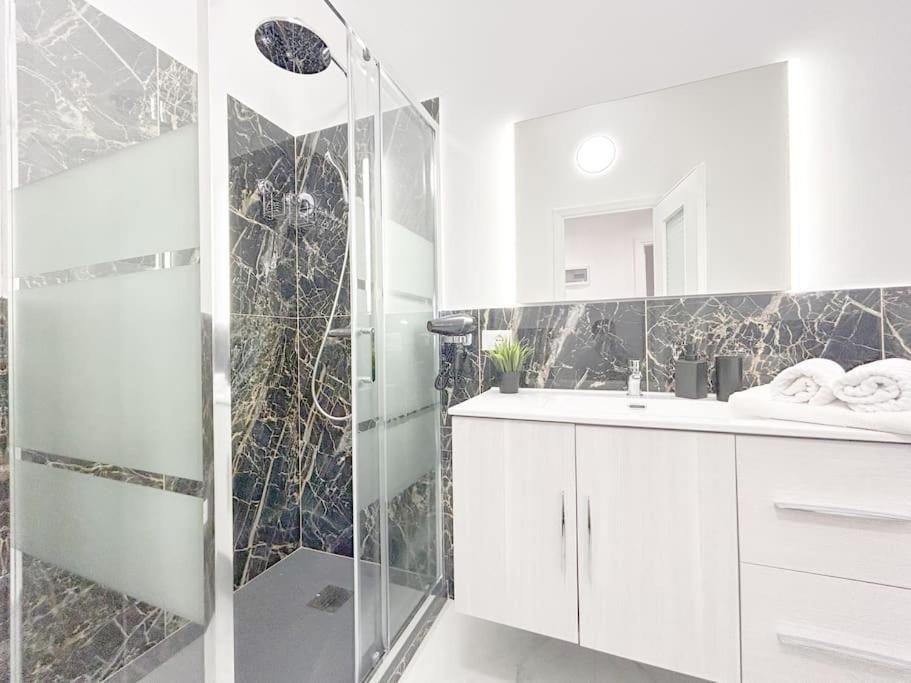 Elegant Apartment - Wifi - Smart Tv - Netflix Genova Esterno foto