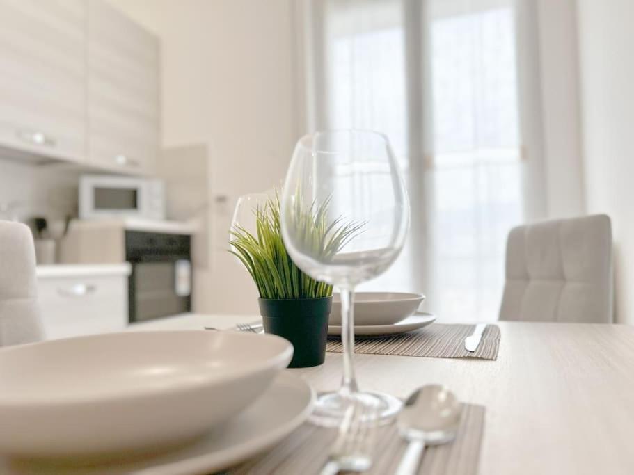 Elegant Apartment - Wifi - Smart Tv - Netflix Genova Esterno foto